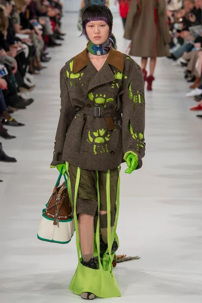 Look 27